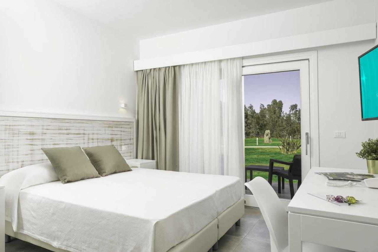 Hotel S'Arena Beach La Caletta Exterior photo