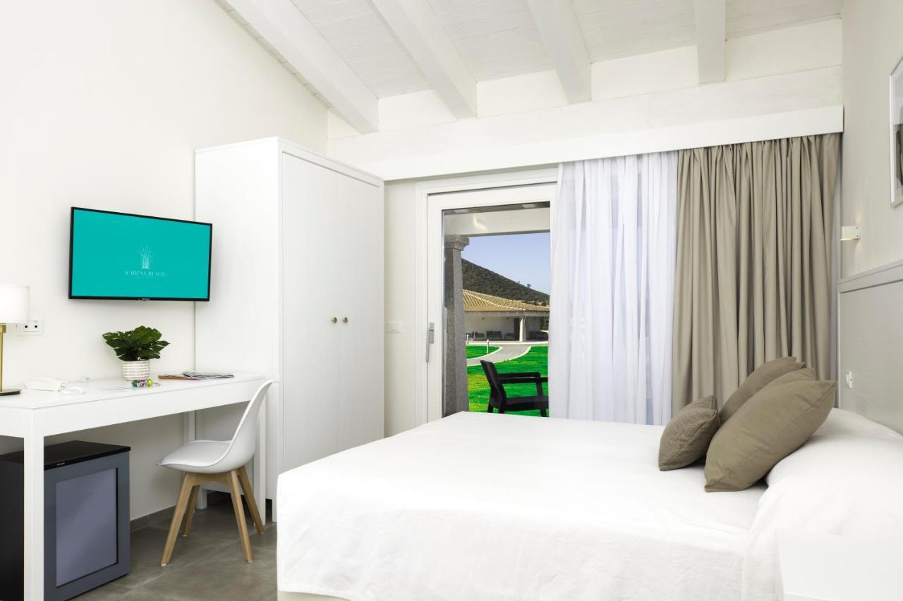 Hotel S'Arena Beach La Caletta Exterior photo