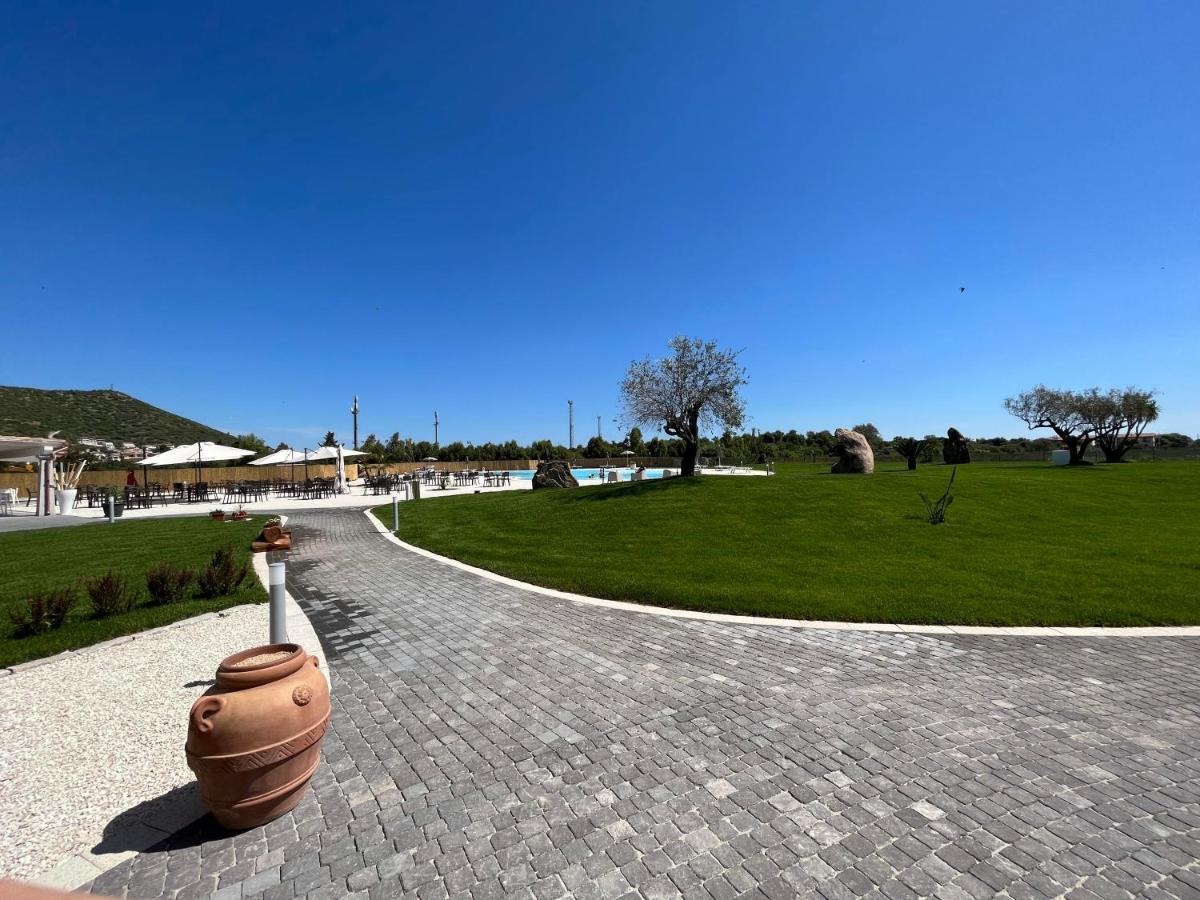 Hotel S'Arena Beach La Caletta Exterior photo