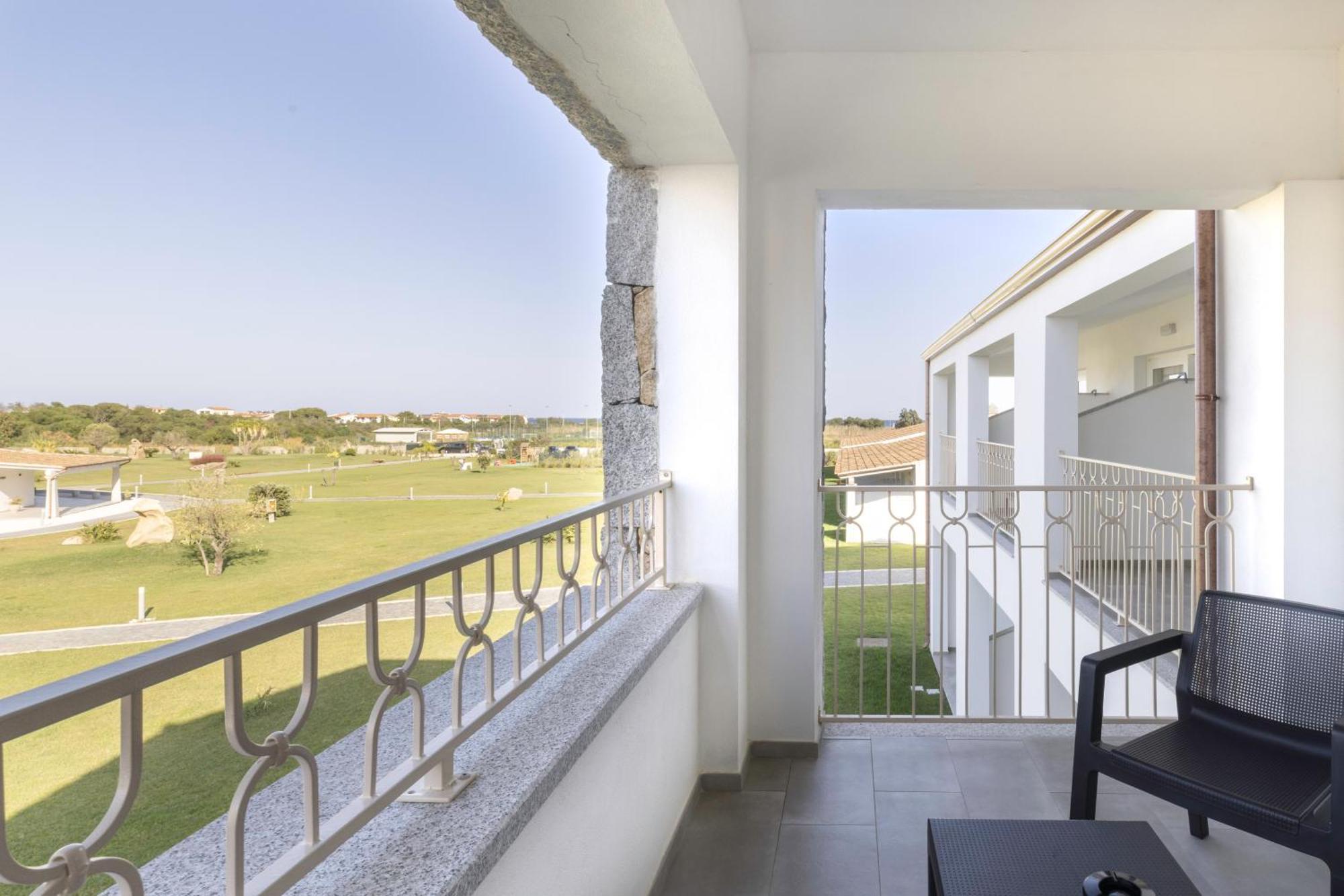 Hotel S'Arena Beach La Caletta Exterior photo