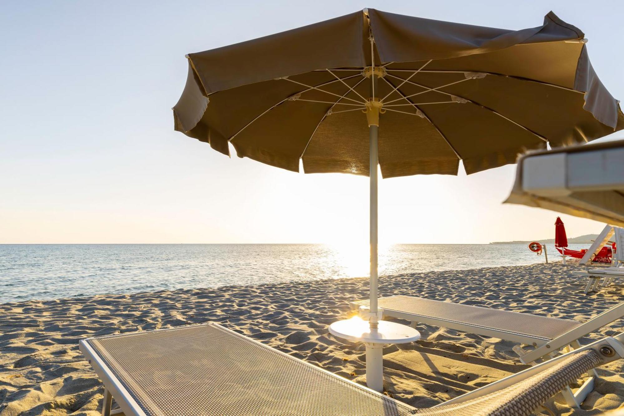 Hotel S'Arena Beach La Caletta Exterior photo