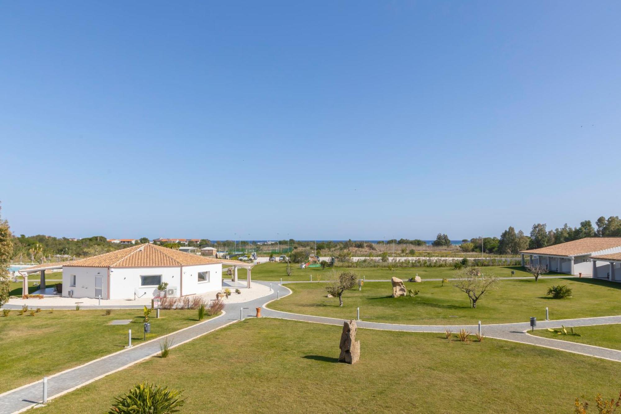 Hotel S'Arena Beach La Caletta Exterior photo