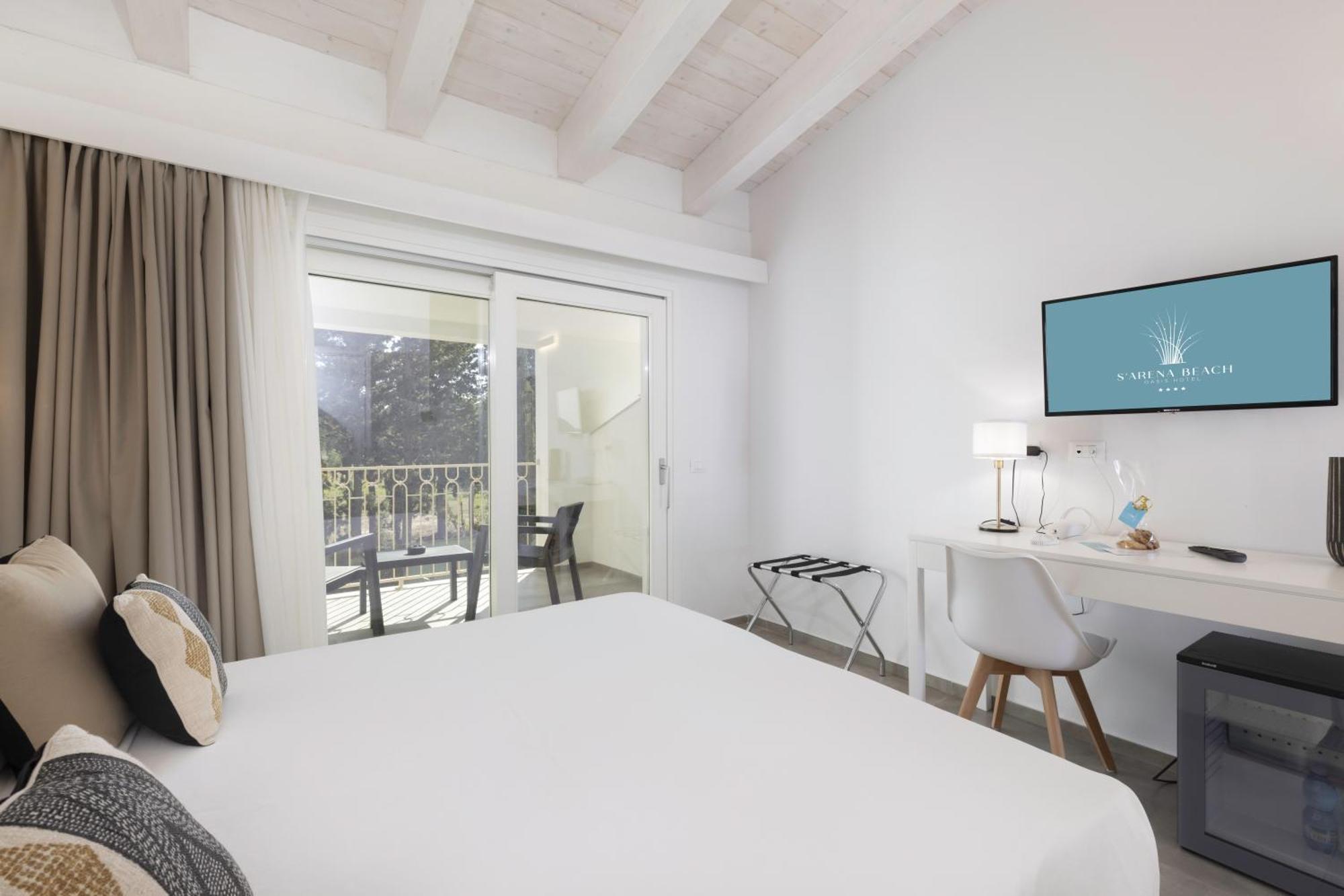 Hotel S'Arena Beach La Caletta Exterior photo